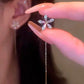 💖VARMT SALG MED 50% RABAT💖Skinnende diamantblomst-ørering med kvast