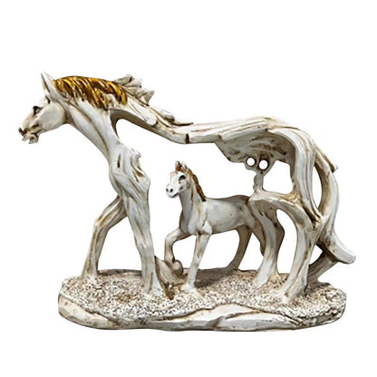 Statue af galoperende hest med pony stenfigur